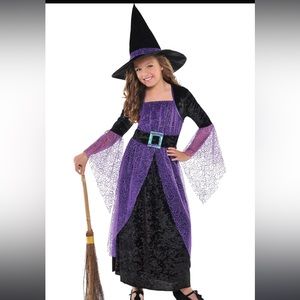 Pretty potion witch costume in great condition like new size Child L .